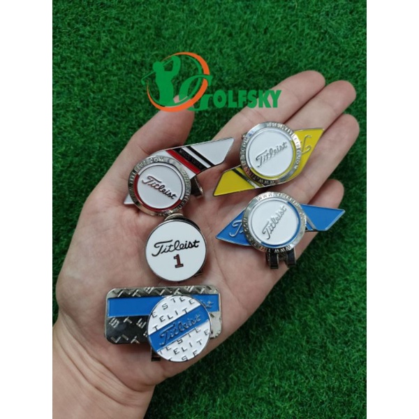 Mark đánh dấu bóng golf trên sân
