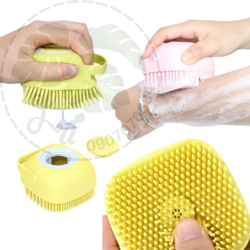 BÀN CHẢI TẮM CHO CHÓ MÈO CÓ KHAY ĐỰNG XÀ BÔNG