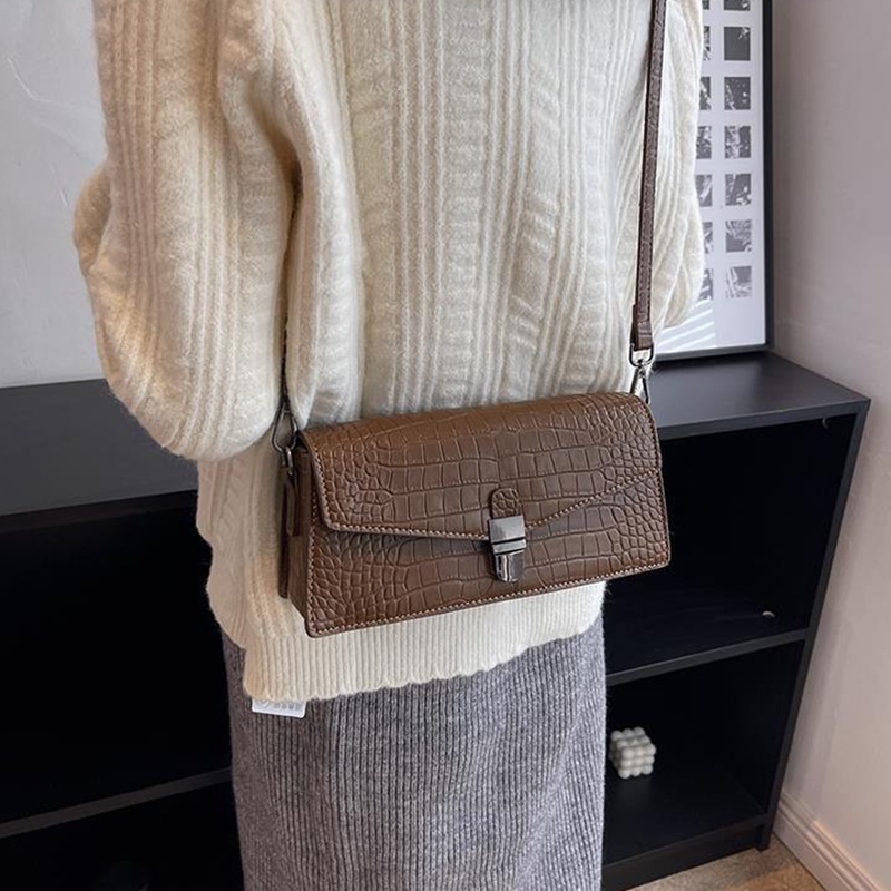 Túi đeo chéo IELGY hình vuông nhỏ vân da cá sấu màu đen cao cấp cho nữ