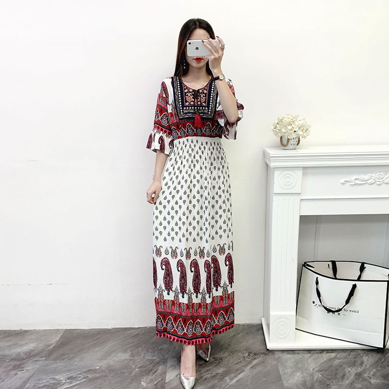 Đầm Dài Cổ Tròn Thêu Hoa Sen Phong Cách Bohemian Thái Lan