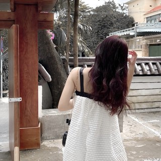 Váy trắng cổ yếm nơ đen