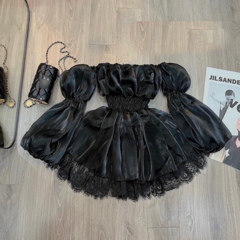 Áo trễ vai tay phồng phối ren chất gân tơ óng ánh sanh chảnh