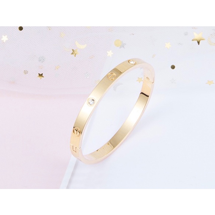 Vòng tay nữ titan cao cấp đính đá hình tròn nhiều size dễ chọn, đem lại vẻ đẹp sang trọng cho người đeo