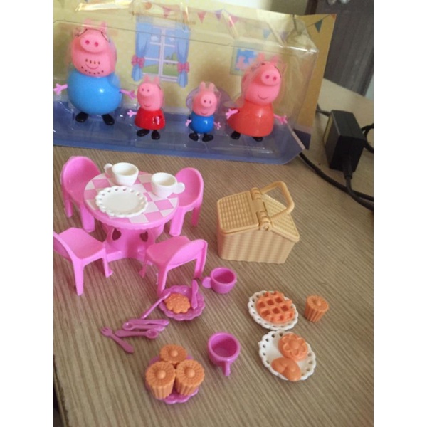 Hộp Trò chơi Gia Đình Heo Peppa cùng ru em, nấu cơm, thợ uốn tóc, đi du lịch