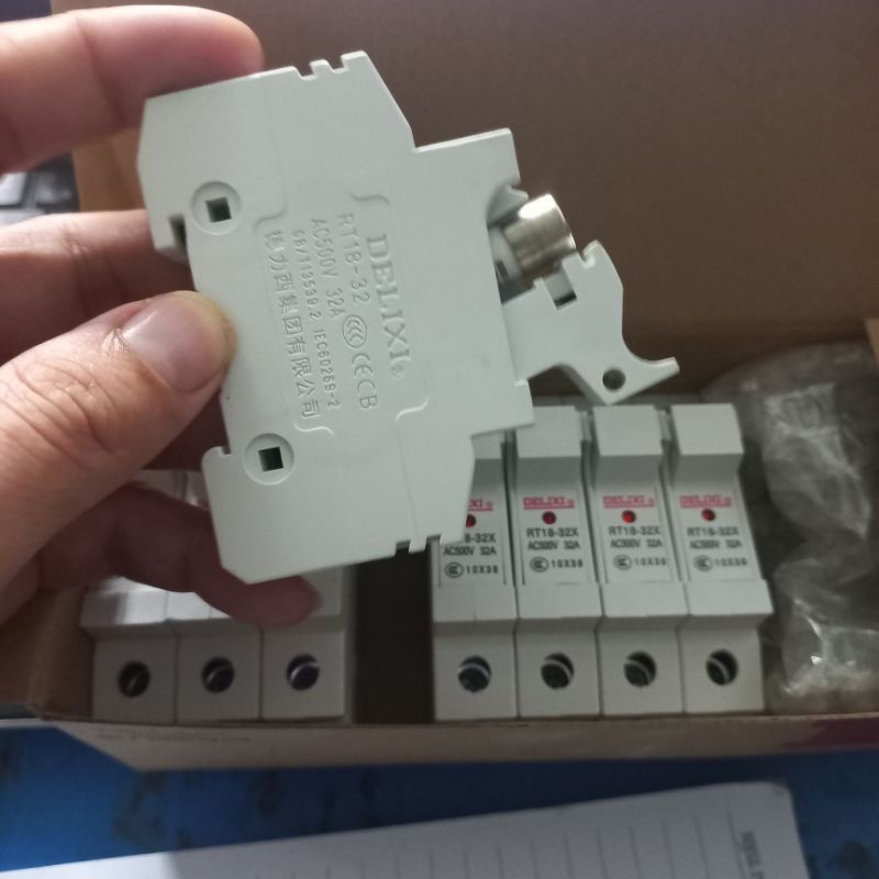 Hộp cầu chì sứ RT18-32x