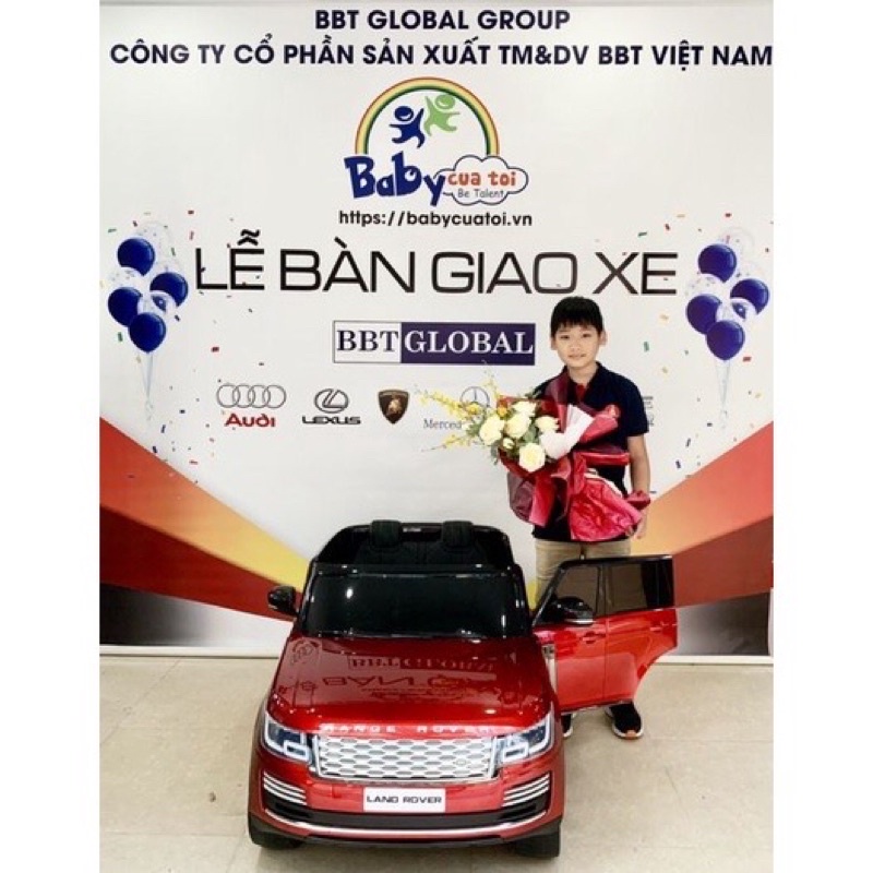 Ô tô điện trẻ em BBT Global dáng xe R a n g e R o v e r 2 chỗ ngồi, có màn hình cảm ứng