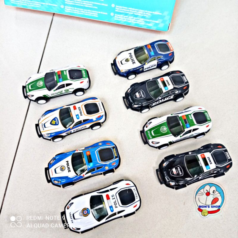 Đồ chơi hộp 8 xe ô tô cảnh sát chất liệu kim loại, bánh đà
