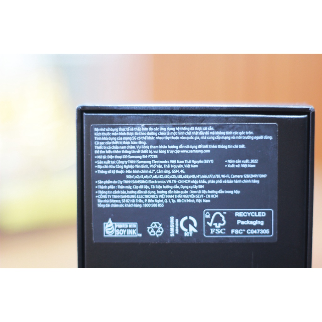 Điện thoại Samsung Galaxy Z Flip 4 Bespoke Edition 256GB