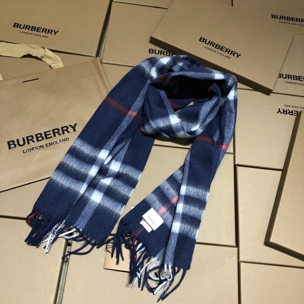 Khăn choàng Burberry
