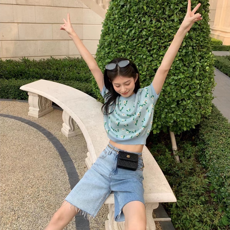 【Hana and Alice】Áo Sweater Dệt Kim Tay Ngắn Cổ Tròn Thêu Hoa Dễ Thương