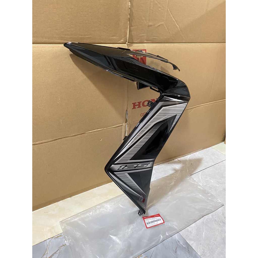 Bộ ốp trước bên phải - cánh yếm phải HONDA AIR BLADE 125 năm 2014 màu Đen xám. *NHA62B*  64500K27V60ZA