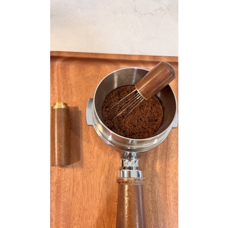 Dụng cụ đánh tơi cà phê  bằng gỗ