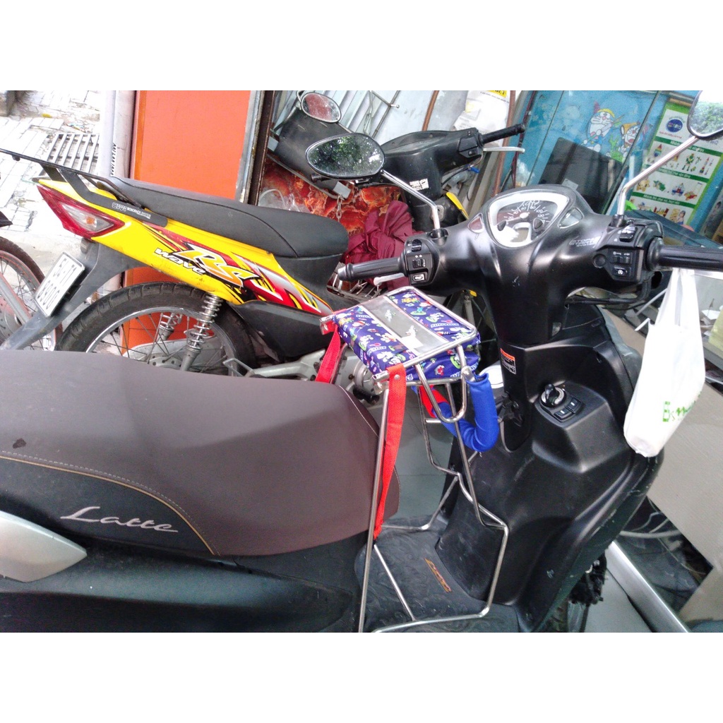 Ghế ngồi xe Latte cho bé có vòng bảo hiểm