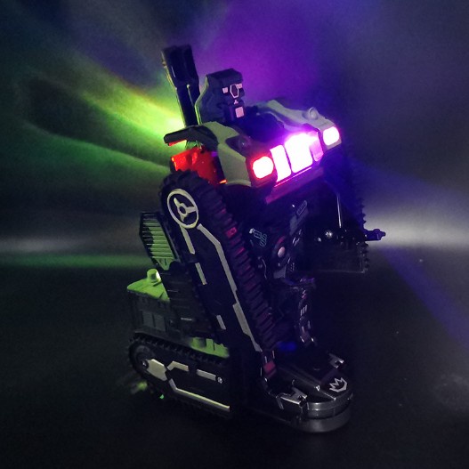 Đồ chơi trẻ em xe tăng biến hình robot tự động có đèn và nhạc