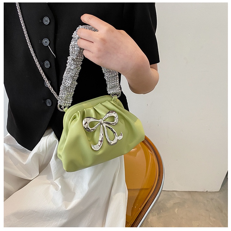 Túi Xách Đeo Vai Hình Đám Mây Đính Đá Phối Dây Xích Thời Trang Mùa Hè 2022 Cho Nữ