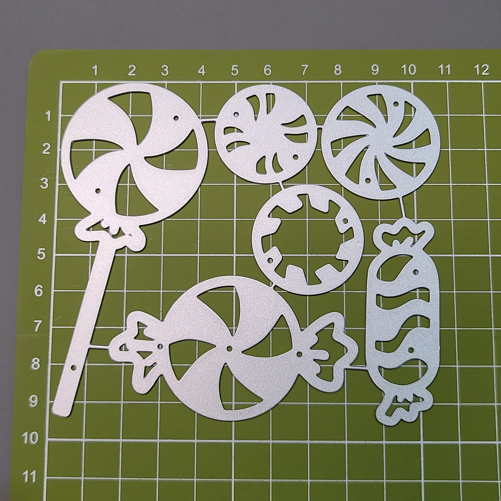 Khuôn Cắt Giấy Kim Loại Trang Trí Giáng Sinh