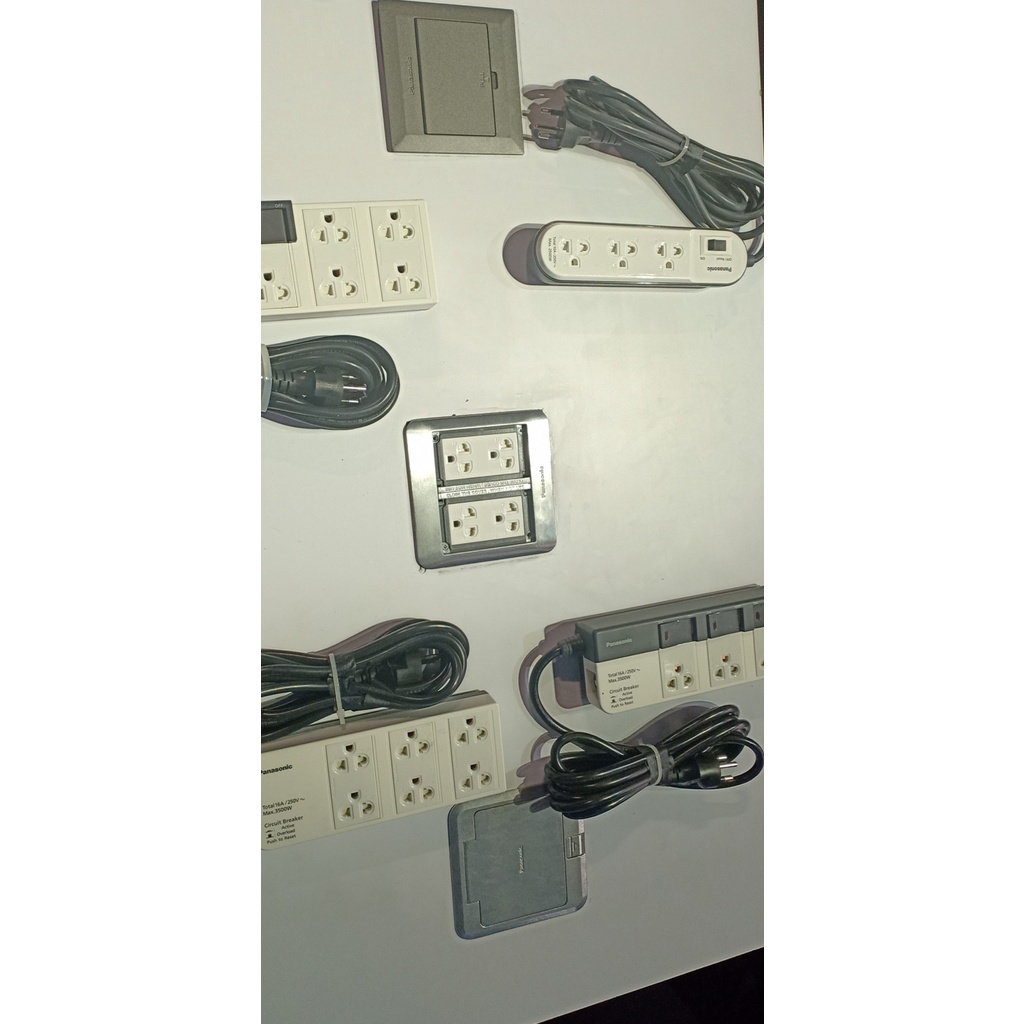 Ổ cắm có dây Panasonic WCHG24332W tặng phích cắm