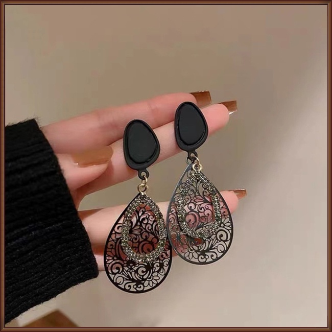 Khuyên Tai Hình Giọt Nước Rỗng Phong Cách Retro Cho Nữ