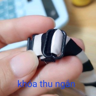 Cà vạt cho chó, mèo