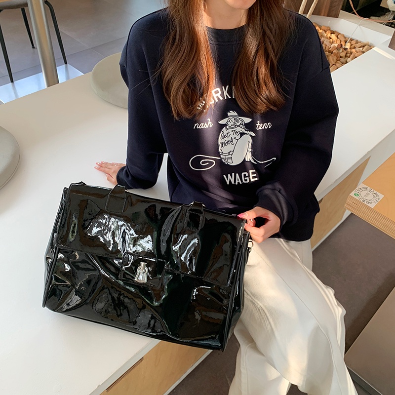 Túi Đeo Vai Màu Đen Bóng Sức Chứa Lớn Thời Trang Cho Nữ