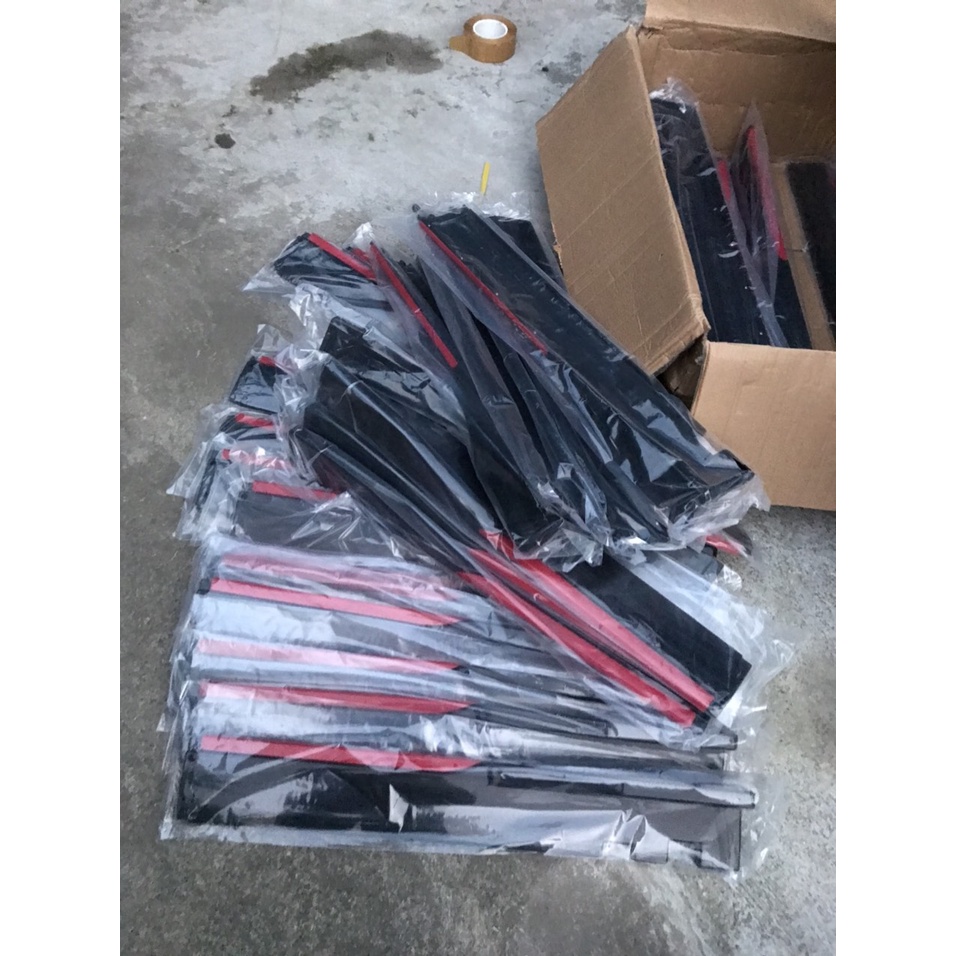 🔥 GIẢM GIÁ🔥 Siêu chất !!! Lip Hông Lắp Đặt Cho Các Dòng Xe 4,5 chỗ... ( xe 7 Chỗ chưa có bệ chân mới lắp vừa)