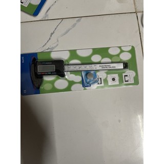 Thước điện tử đo cân bằng chân mày chính xác từng milimet