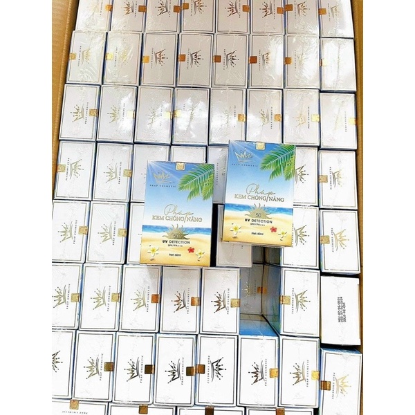 Kem Chống Nắng Pháp Cosmetic tặng kèm kích trắng da mặt Pháp
