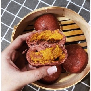 Bánh bao gạo lức trứng muối chảy