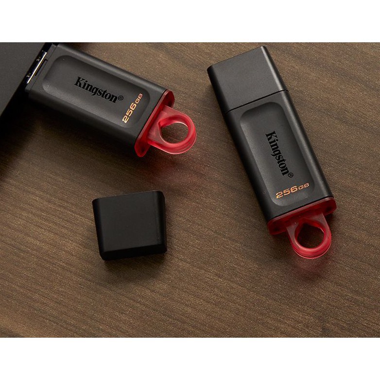 USB 3.2 Gen 1 Kingston DataTraveler Exodia DTX - thời trang với nắp bảo vệ và móc khóa màu sắc
