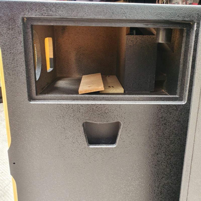 VỎ THÙNG LOA 4T 5T ĐƠN SƠN SẦN ĐẸP,  VÁN MDF 15MM ĐẰY ĐỦ PHỤ KIỆN LƯỚI HỌNG BÁNH XE KÍCH THƯỚC BO MẠCH 19×38