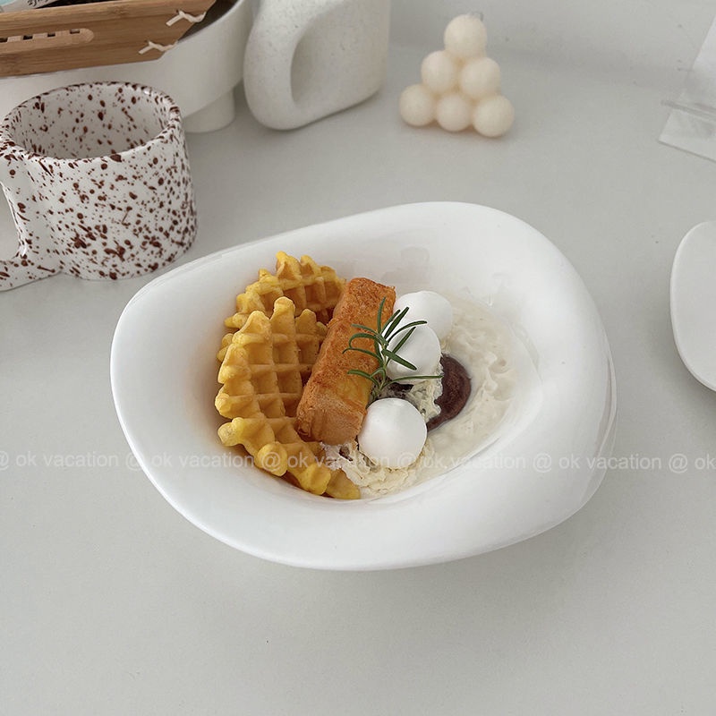 Đĩa Sứ Cong Màu Trắng Trơn Phong Cách Hàn Quốc Độc Đáo