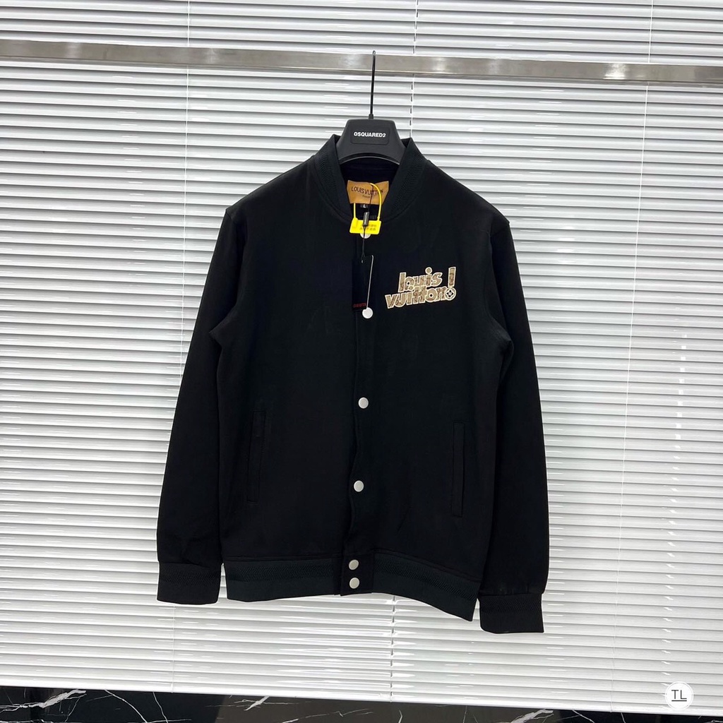 Áo Khoác Bomber Nam Nữ LV , Áo Thêu Chữ LV Trước Ngực Kết Kết Hợp Hình Gấu GC Sau Lưng Chất Nỉ Cotton