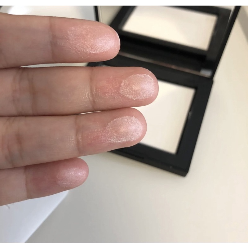 Phấn nén NARS Light Reflecting Setting Pressed Powder