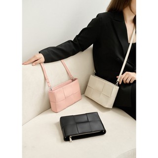 OLV - Túi Weave Shoulder Bag In Beige