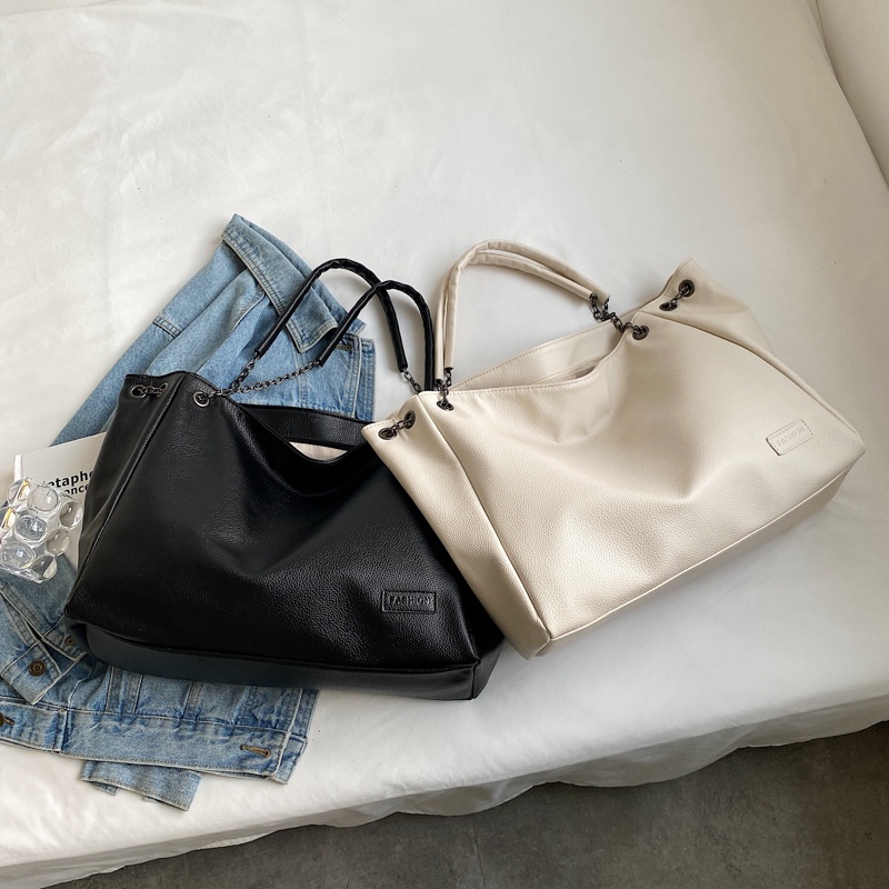 Túi Đeo Chéo Da Mềm Cỡ Lớn Phối Dây Xích Thời Trang Cho Nữ