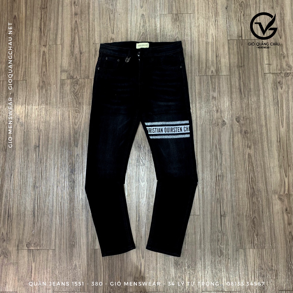 Quần Jeans 1551 Đen Chữ Chìm Logo Bâu