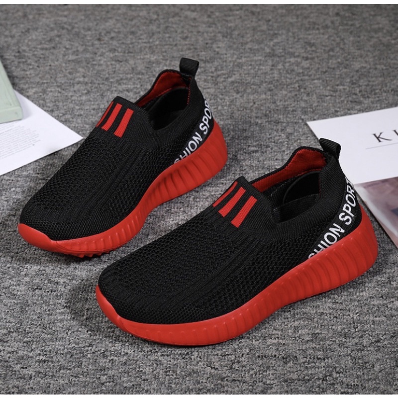 Giầy thể thao dành cho các bé siêu nhẹ- êm-dẻo. Hàng đẹp xuất dư. Size 28-40