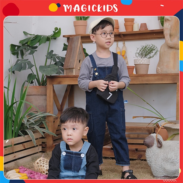 Quần yếm bé trai Hàn Quốc Magickids chất jean dáng dài cho bé đi học đi chơi Quần áo trẻ em mẫu mới QY22002