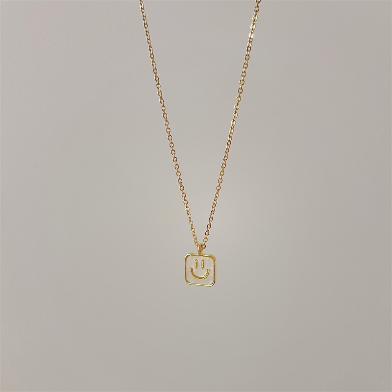 Vòng cổ Mặt Vỏ Sò Hình Vuông / Mặt Cười Màu Vàng Phong Cách Hàn Quốc Thanh Lịch