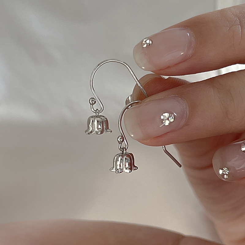 Hoa tai Stud kiểu Pháp cổ điển Lily of the Valley Crochet Hàn Quốc Hoa tai Stud thanh lịch mới của phụ nữ Hoa tai Stud của phụ nữ Trang sức mùa thu và mùa đông của phụ nữ