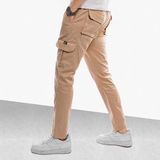 Quần kaki túi hộp form suông nam, thiết kế túi hộp cá tính-năng động
