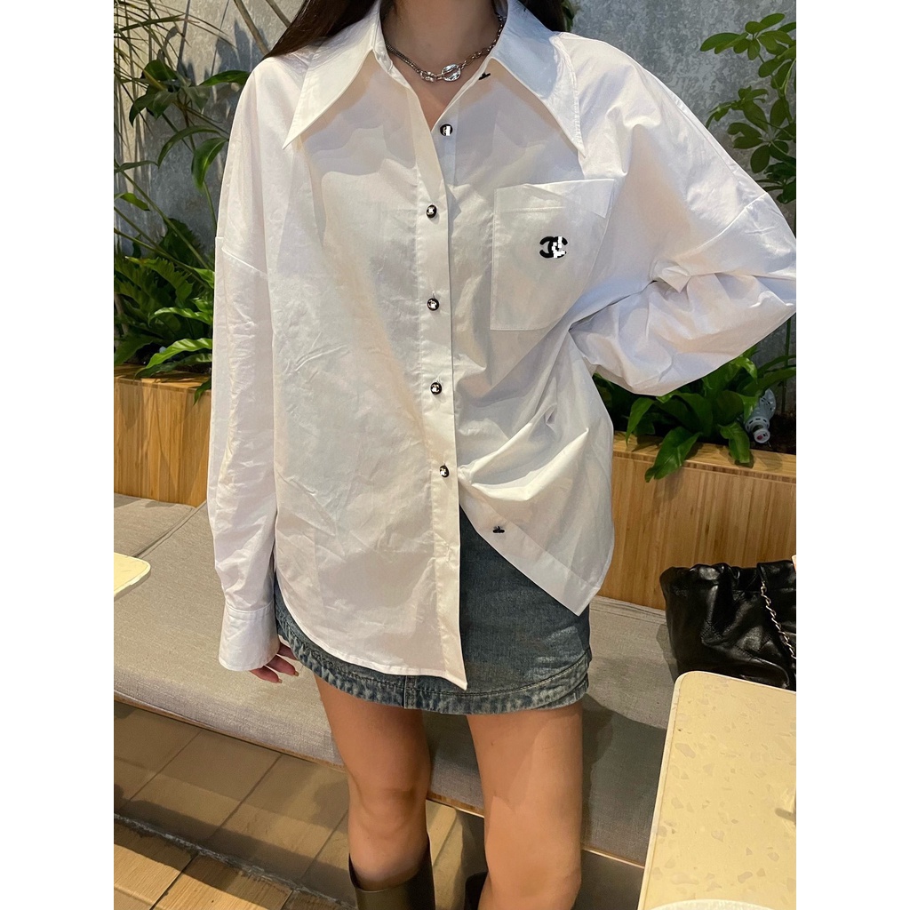 MOOB CHANEL 22 early autumn embroidered double C pattern back hollow white shirt 2022