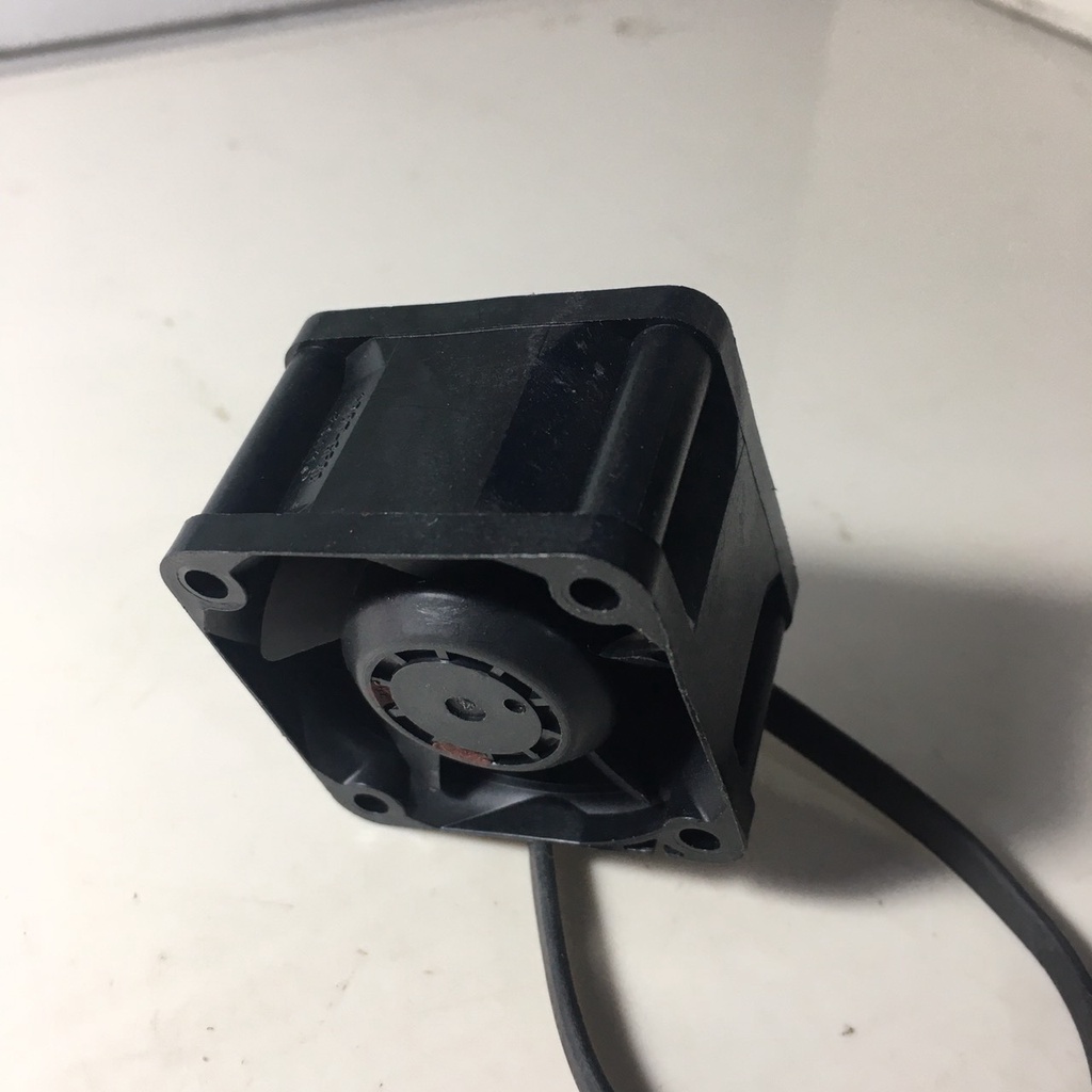 Quạt phản lực 4cm x 4cm x 2.8cm  siêu mạnh