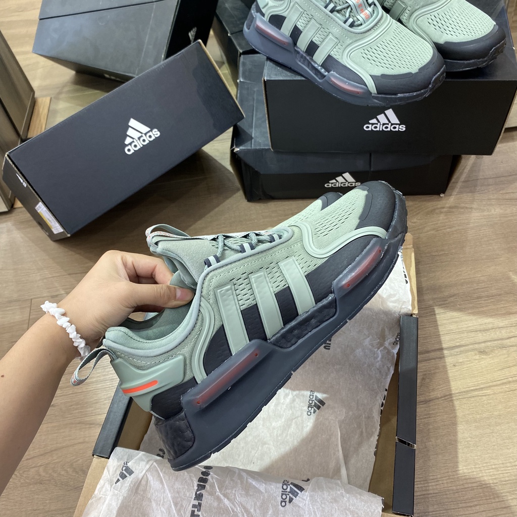[CHÍNH HÃNG] Giày thể thao Sneaker Adidas NMD R1 V3 màu Xanh Matcha đế Đen - Code: HQ4444
