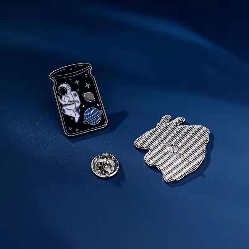 Huy Hiệu Cài Áo Hình Cá Voi Phi Hành Gia Hoạt Hình Đáng Yêu Bằng Kim Loại