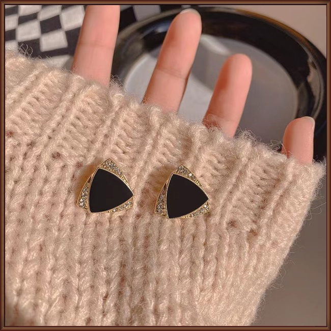 Khuyên Tai Đính Đá Hình Tam Giác Phong Cách Retro Sang Trọng Dành Cho Nữ