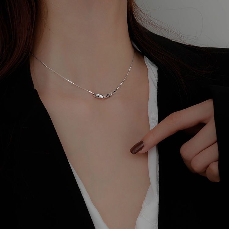 Vòng cổ Mặt Trái Tim Đính Đá Opal Nhân Tạo Thời Trang