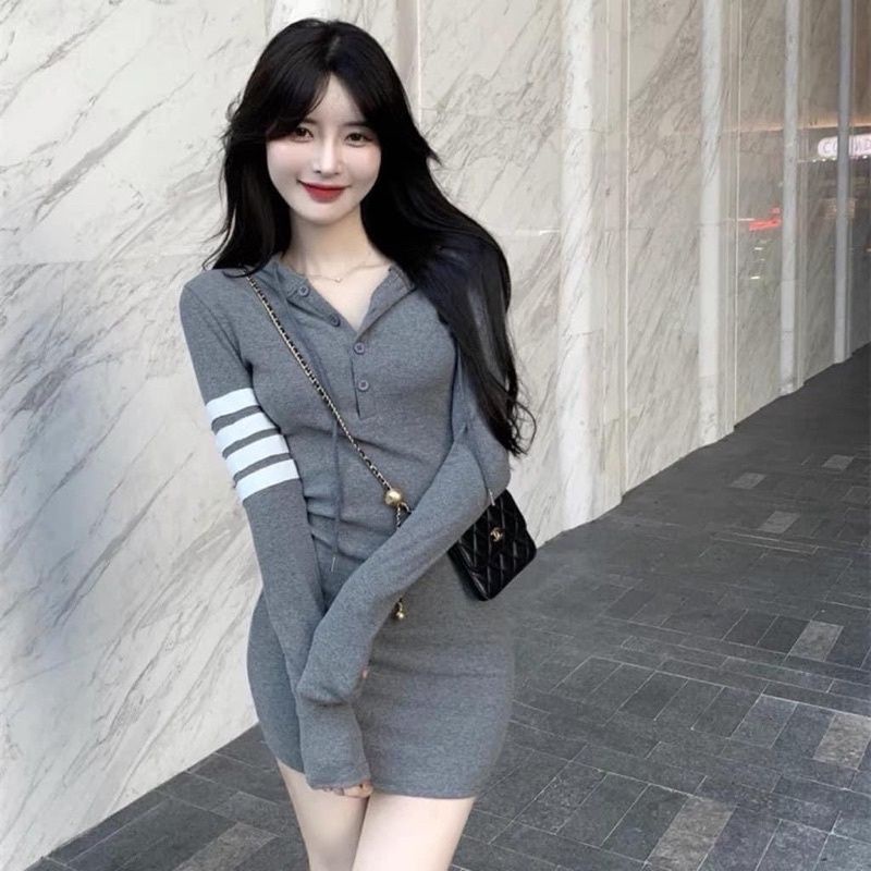 Đầm body tay dài có mũ