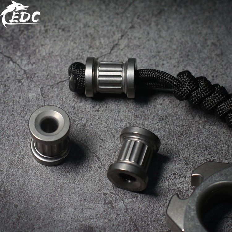 Mặt Dây Chuyền Bằng Hợp Kim Titan Hình Kẹp Lưng Đèn Pin
