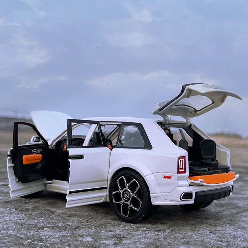 Mô hình xe Rolls Royce Cullinan Mansory 1:20 XLG